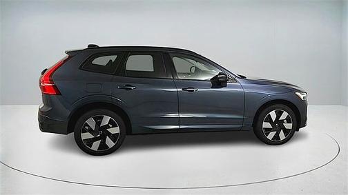 2025 Volvo XC60 Plus