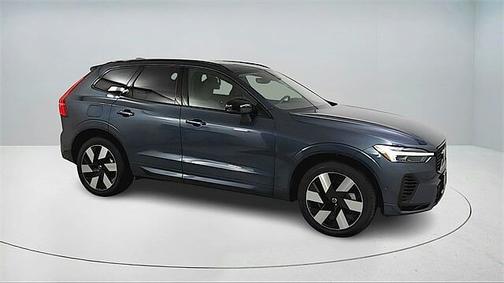 2025 Volvo XC60 Plus