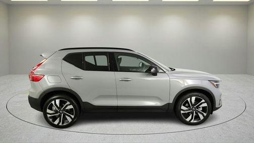2026 Volvo XC40 B5 Plus