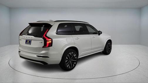 2026 Volvo XC90 B6 Ultra Dark Theme 7-Seater