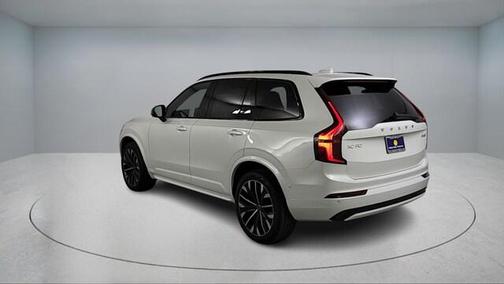 2026 Volvo XC90 B6 Ultra Dark Theme 7-Seater