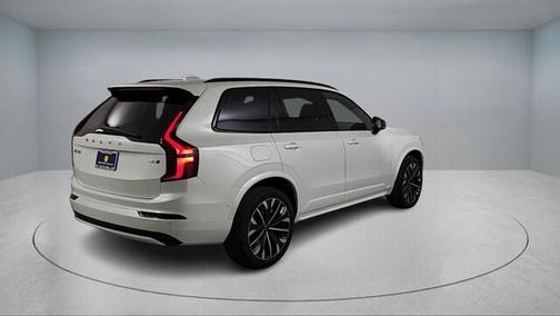 2026 Volvo XC90 B6 Ultra Dark Theme 7-Seater