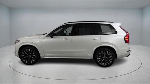 Crystal White Pearl 2026 Volvo XC90 B6 Ultra Dark Theme 7-Seater