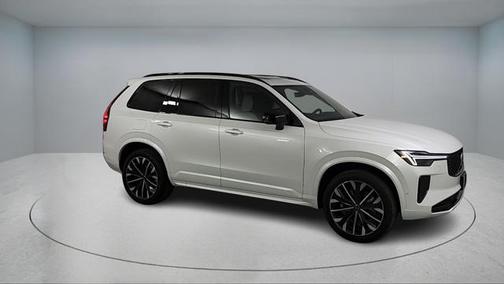 2026 Volvo XC90 B6 Ultra Dark Theme 7-Seater