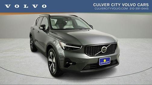 2026 Volvo XC40 B5 Plus