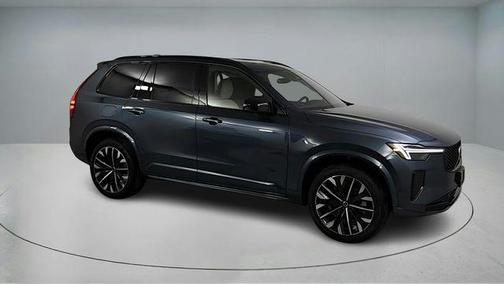 2026 Volvo XC90 B6 Ultra Dark Theme 7-Seater