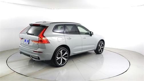 2025 Volvo XC60 B5 Ultra
