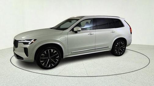 Crystal White Pearl 2026 Volvo XC90 Plug-In Hybrid T8 Plus 7-Seater
