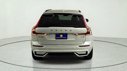 Crystal White 2026 Volvo XC60 B5 Ultra