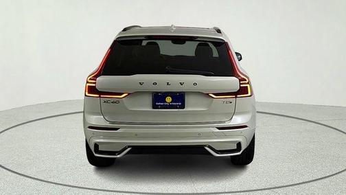 Crystal White 2026 Volvo XC60 Plug-In Hybrid T8 Ultra