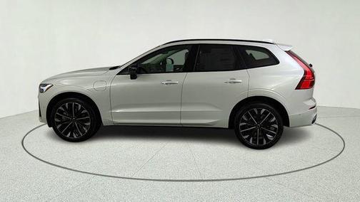 Crystal White 2026 Volvo XC60 Plug-In Hybrid T8 Ultra