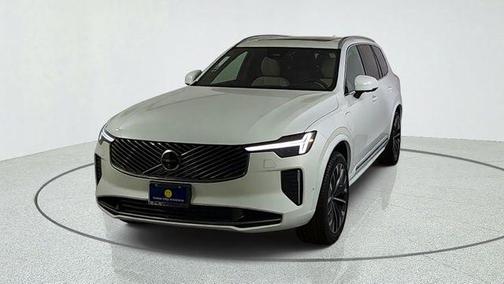 Crystal White Pearl 2026 Volvo XC90 Plug-In Hybrid T8 Ultra 6-Seater