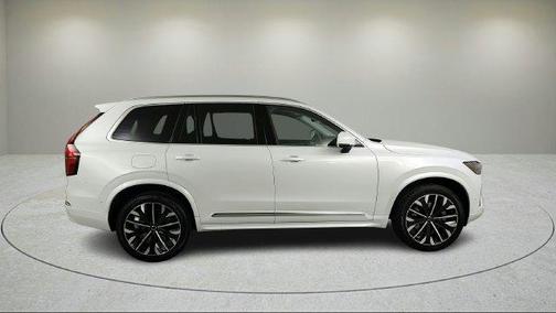 Crystal White Pearl 2026 Volvo XC90 B6 Ultra 7-Seater