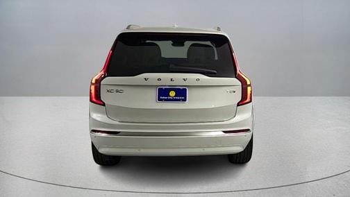 Crystal White Pearl 2026 Volvo XC90 Plug-In Hybrid T8 Ultra 7-Seater