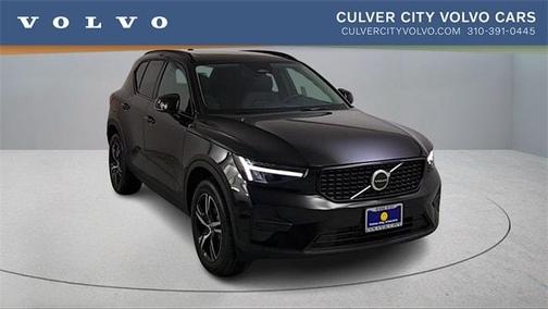2026 Volvo XC40 B4 Core