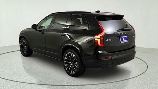 Onyx Black Metallic 2026 Volvo XC90 B6 Ultra Dark Theme 6-Seater