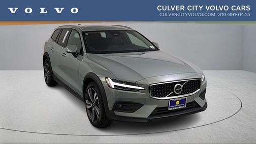 2026 Volvo V60 Cross Country B5 Plus