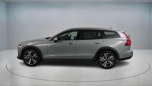 2026 Volvo V60 Cross Country B5 Plus