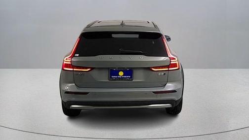 2026 Volvo V60 Cross Country B5 Plus