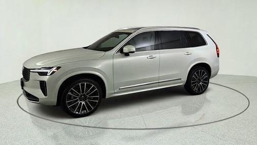 Crystal White Pearl 2026 Volvo XC90 B6 Plus 7-Seater