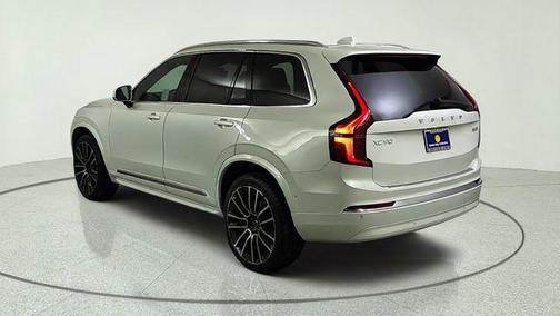 Crystal White Pearl 2026 Volvo XC90 B6 Plus 7-Seater
