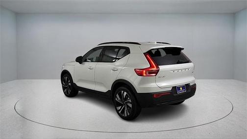2026 Volvo XC40 B5 Ultra