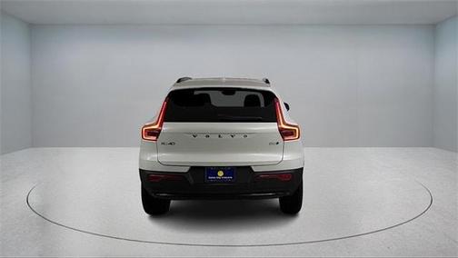 2026 Volvo XC40 B5 Ultra