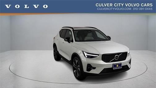 2026 Volvo XC40 B5 Ultra
