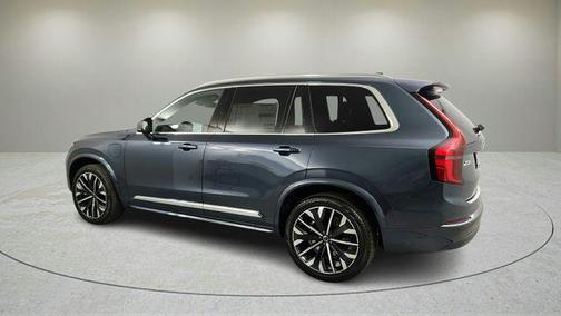 Denim Blue Metallic 2026 Volvo XC90 Plug-In Hybrid T8 Plus 7-Seater