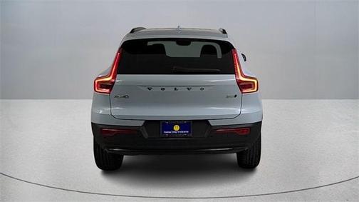 2026 Volvo XC40 B5 Plus