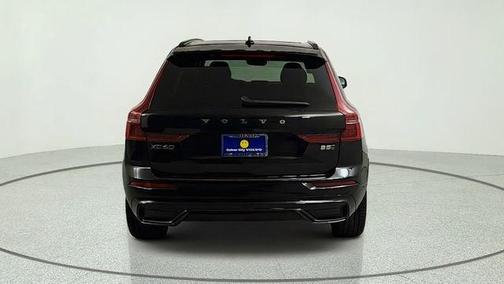 Onyx Black Metallic 2026 Volvo XC60 B5 Ultra