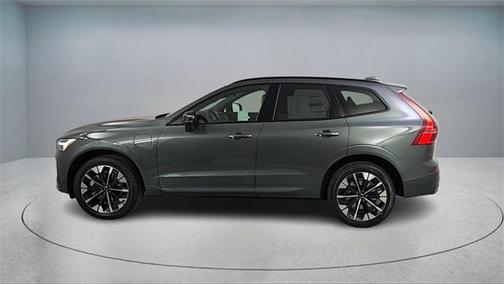 2026 Volvo XC60 Plug-In Hybrid T8 Plus