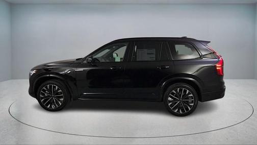 2026 Volvo XC90 Plug-In Hybrid T8 Ultra Dark Theme 7-Seater