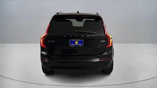 2026 Volvo XC90 Plug-In Hybrid T8 Ultra Dark Theme 7-Seater