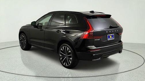 Onyx Black Metallic 2026 Volvo XC60 Plug-In Hybrid T8 Ultra