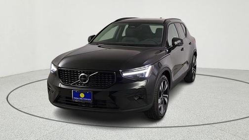 Onyx Black 2026 Volvo XC40 B5 Ultra