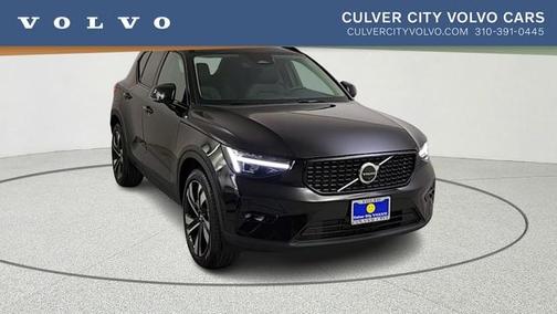Onyx Black 2026 Volvo XC40 B5 Ultra