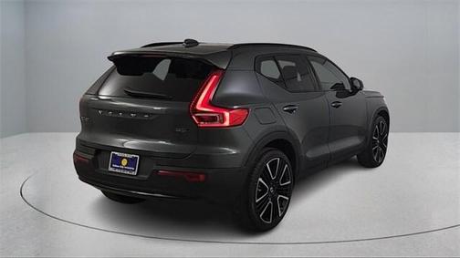 2026 Volvo XC40 B5 Ultra