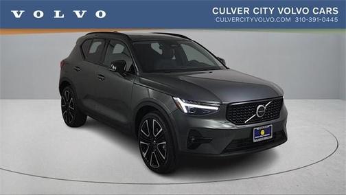 2026 Volvo XC40 B5 Ultra