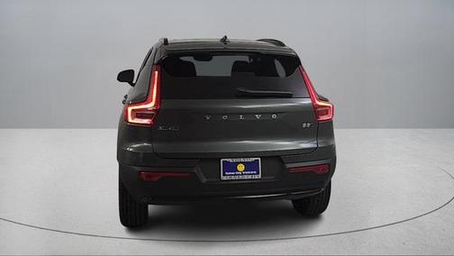 2026 Volvo XC40 B5 Ultra