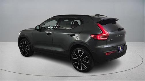 2026 Volvo XC40 B5 Ultra