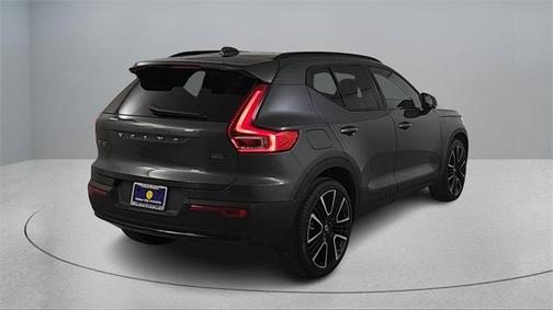 2026 Volvo XC40 B5 Ultra