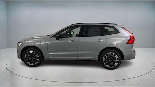 2026 Volvo XC60 Plug-In Hybrid T8 Plus