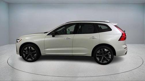 Crystal White 2026 Volvo XC60 B5 Plus