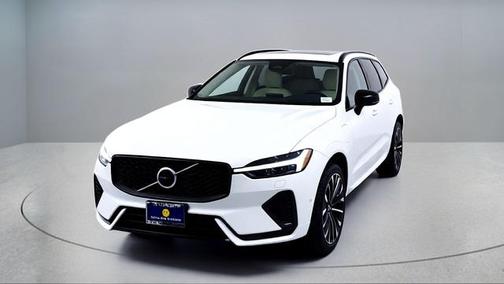 Crystal White 2026 Volvo XC60 Plug-In Hybrid T8 Ultra