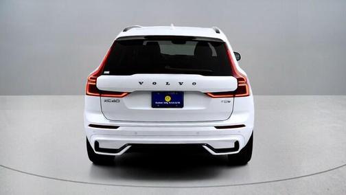 Crystal White 2026 Volvo XC60 Plug-In Hybrid T8 Ultra