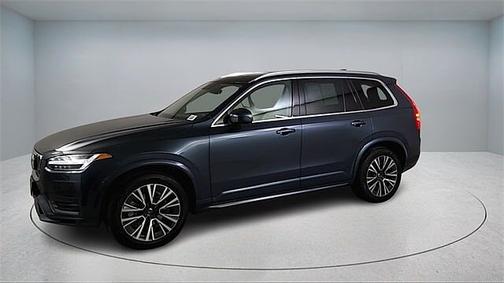 2022 Volvo XC90 T6 AWD Momentum 7 Seater