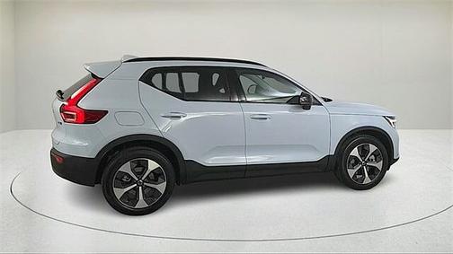 2026 Volvo XC40 Plus