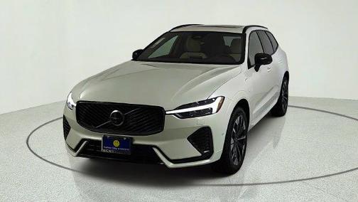 Crystal White 2026 Volvo XC60 Plug-In Hybrid T8 Plus
