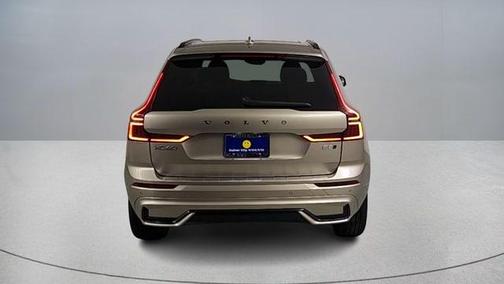 2026 Volvo XC60 B5 Plus